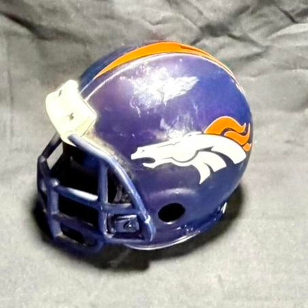 🚨 VINTAGE 1996 Treasure Chest NFL Denver Broncos Football Mini Helmet Bank 🏈